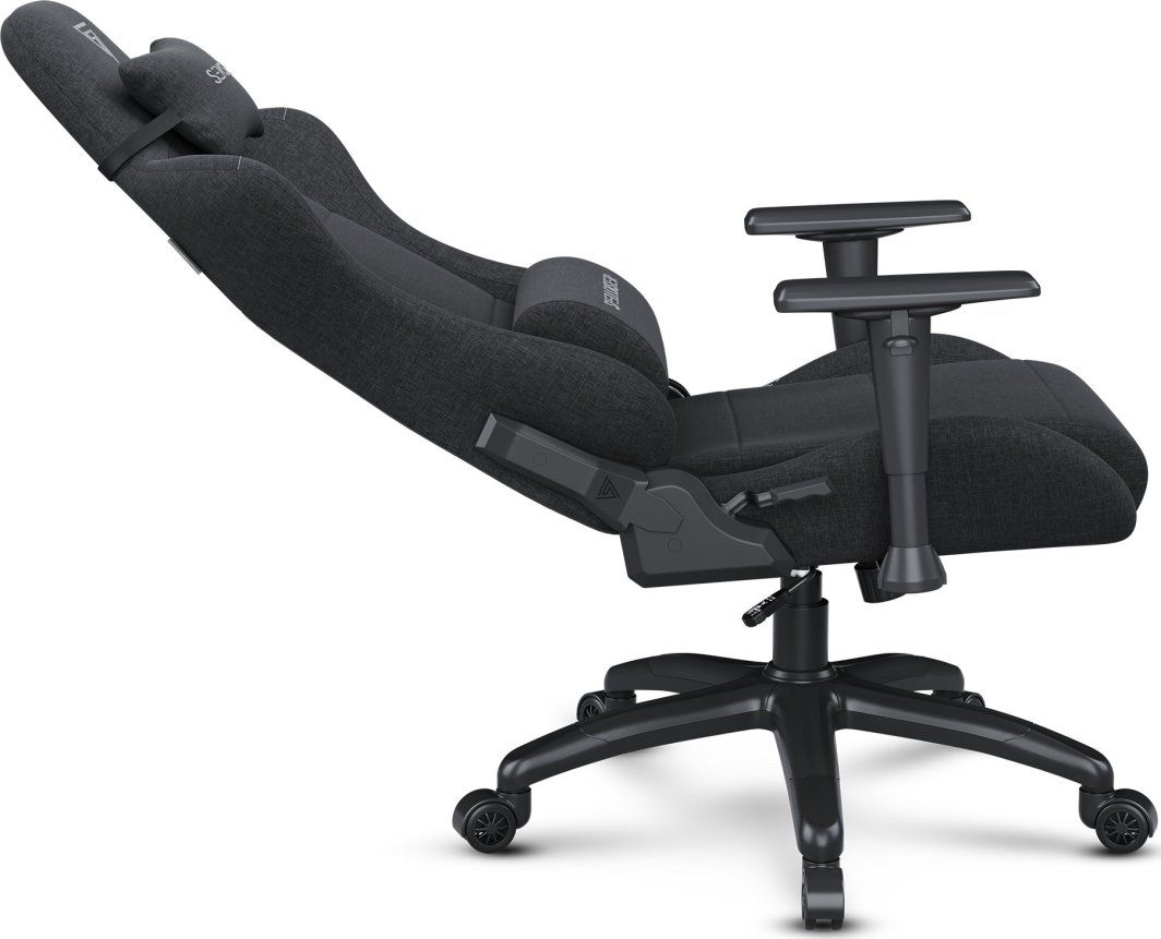 Dve velikosti stola Spellcaster FUKU: Regular in XL za vsakega uporabnika