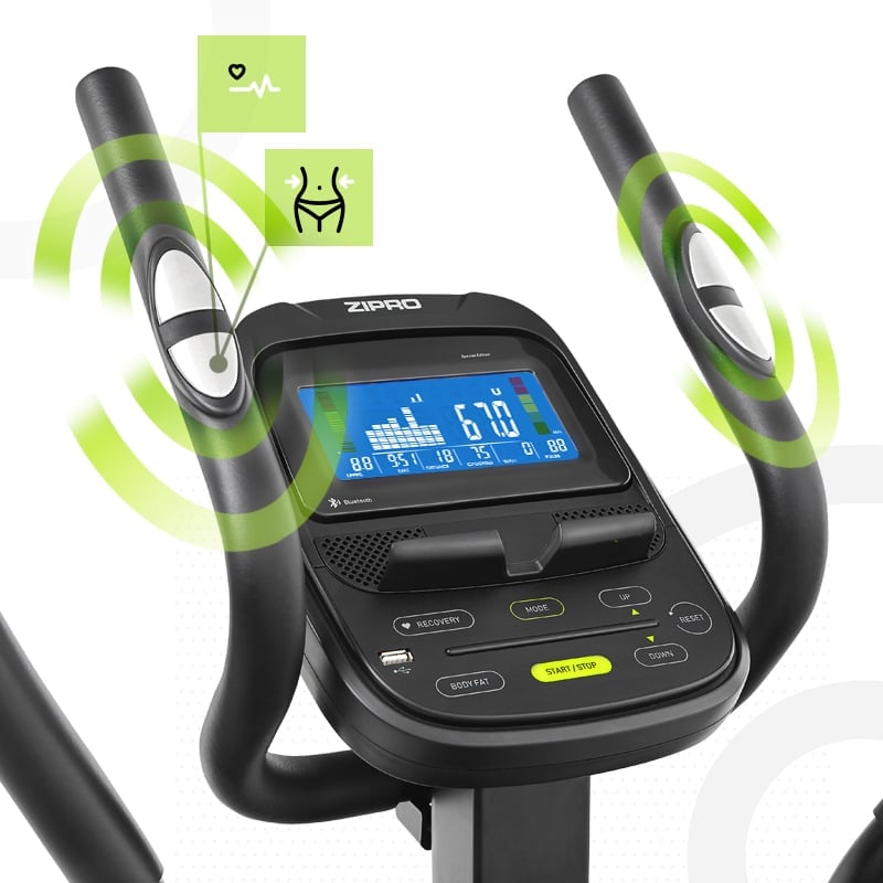 Fokus na gazišta i ručke eliptičnog trenažera