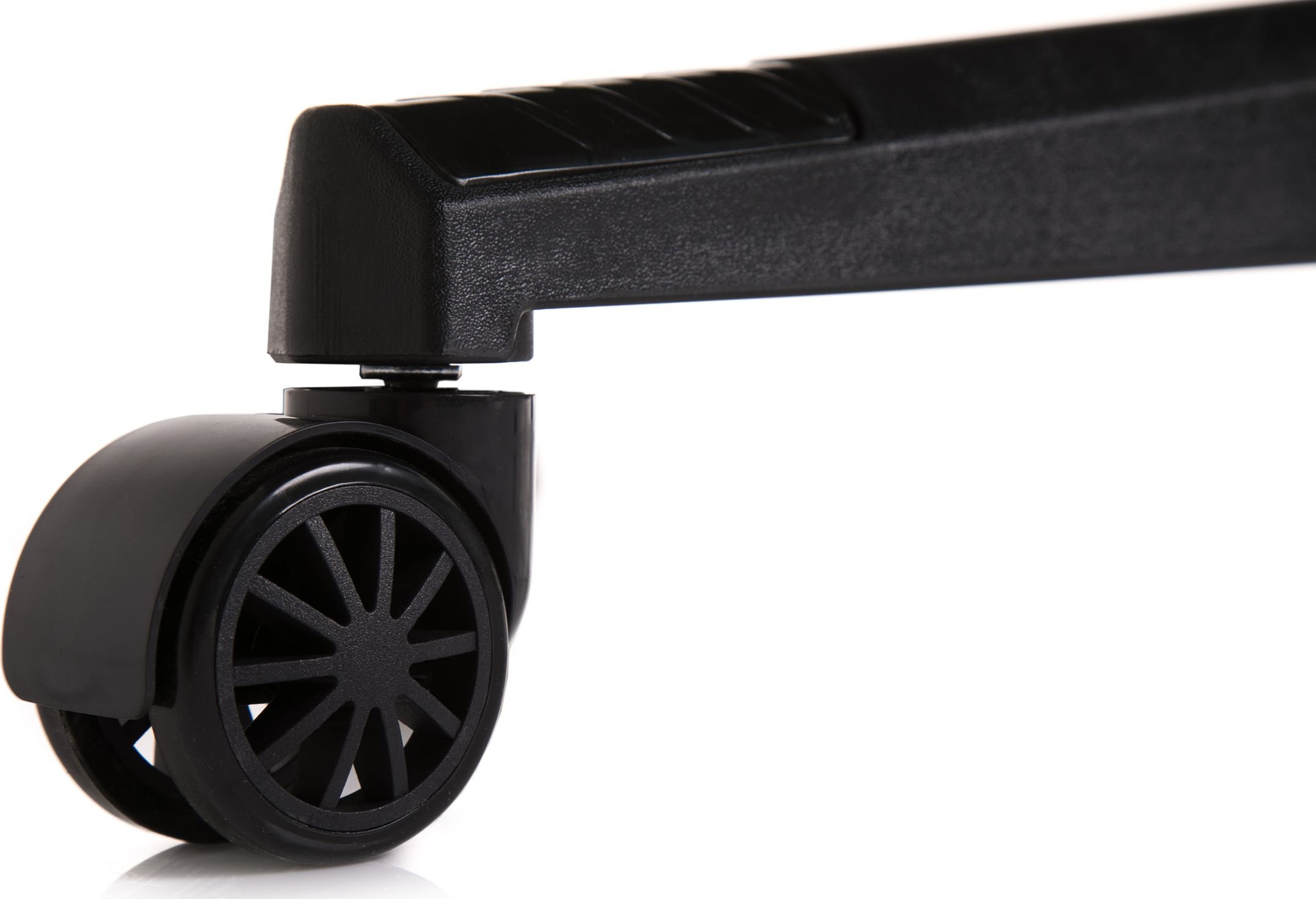 RPM Tech™ kolesa in protizdrsne blazinice na stolu SENSE7 Knight