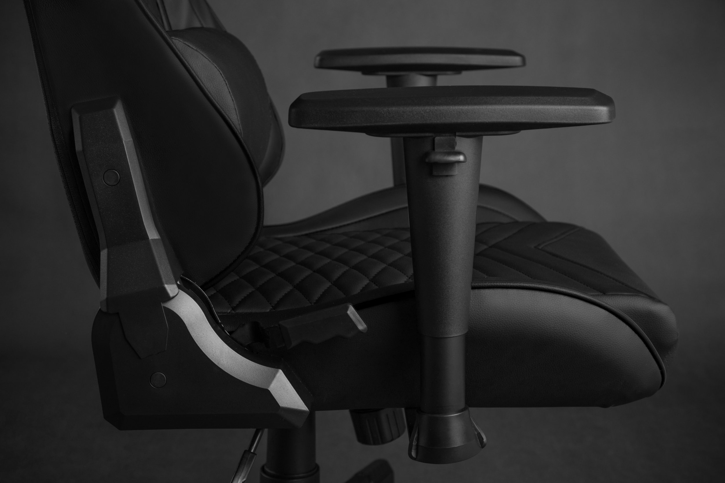 Nastavljive ledvene blazine in vzglavnik